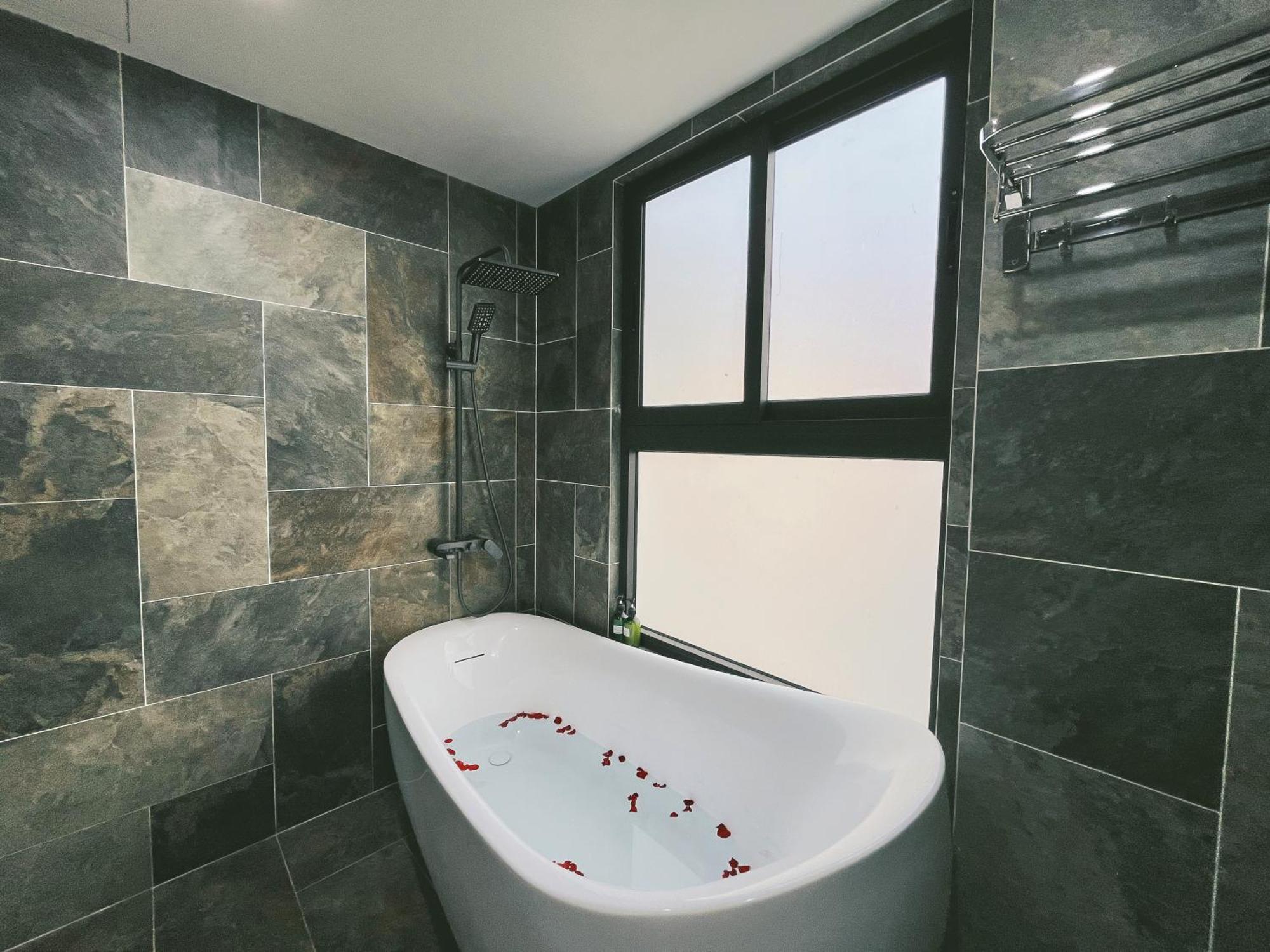 The Shilla Apartment Hanoi Buitenkant foto